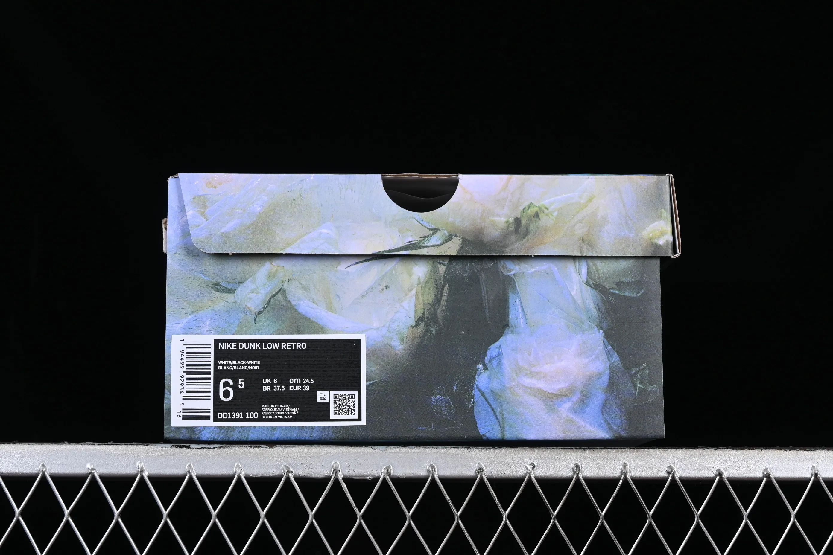 All categories Nk SB Dunk series Nk SB Dunk Low low-top sneakers Nk Dunk Low Panda Prank Love Smiley Face Panda Splash Ink SB strap low-top casual sneakers DD1391-100